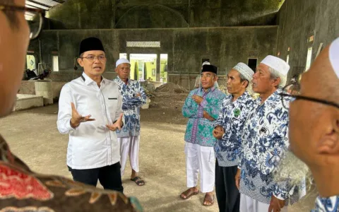 Politisi PKB Berikan Sumbangan Pembangunan Gedung IPHI Sindangwangi