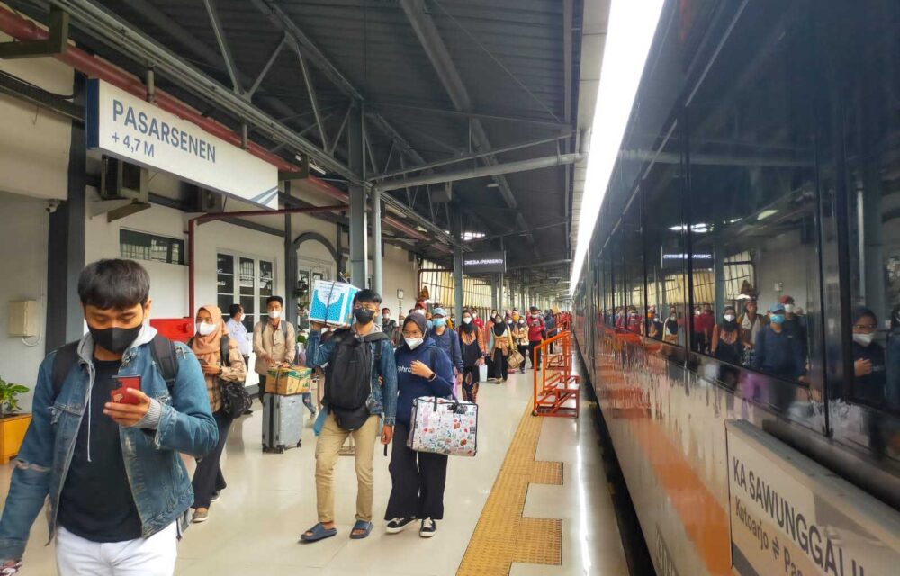 Tiket Ka Jarak Jauh Perjalanan H-10 Lebaran Keberangkatan Gambir Dan Pasar Senen Sudah Dapat Dipesan