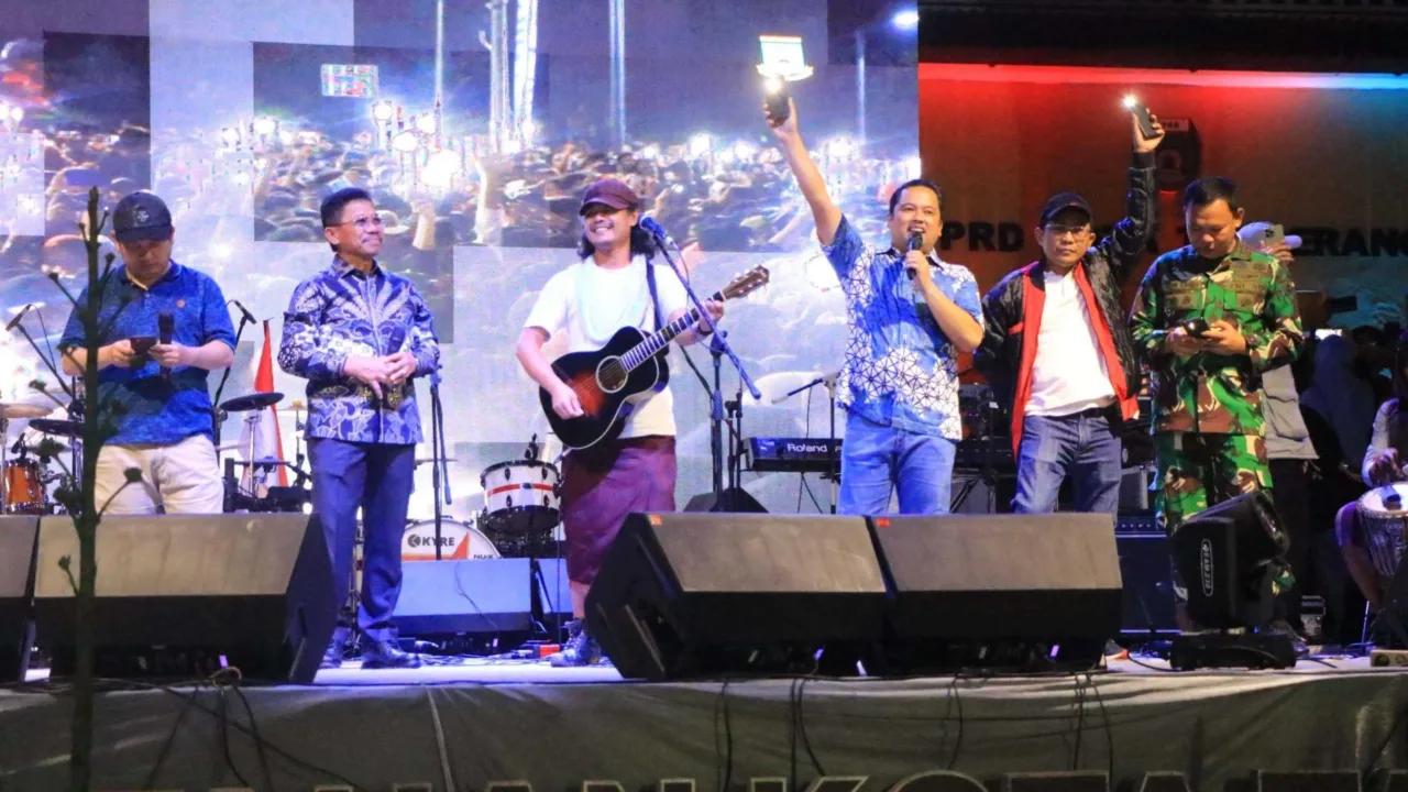 Band Kotak dan Ari Lasso Tutup Kemeriahan Malam Puncak HUT Kota Tangerang