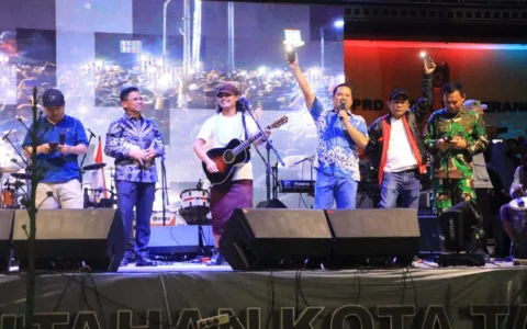 Band Kotak dan Ari Lasso Tutup Kemeriahan Malam Puncak HUT Kota Tangerang
