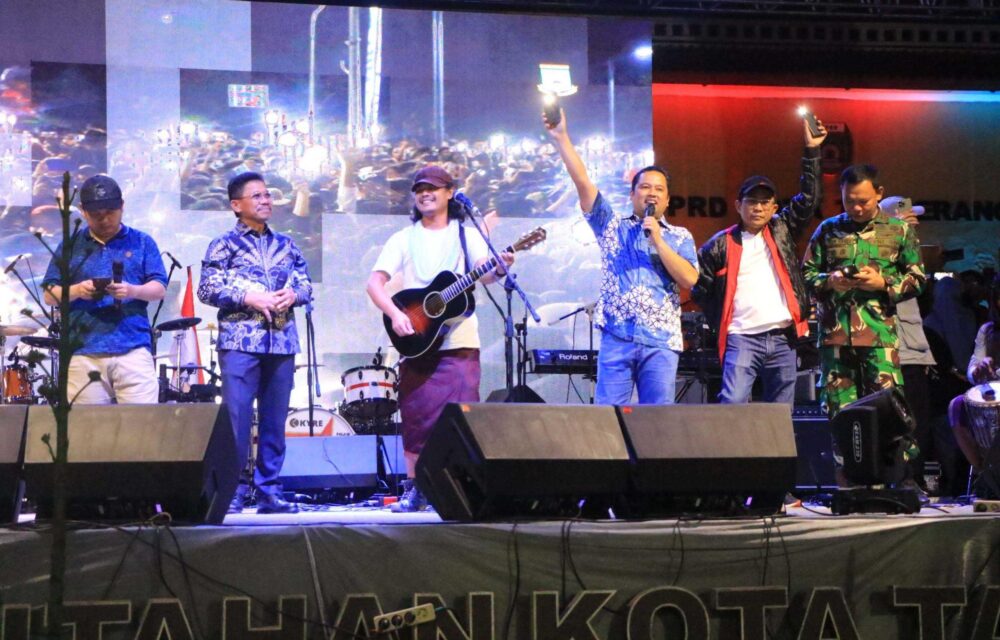 Band Kotak Dan Ari Lasso Tutup Kemeriahan Malam Puncak Hut Kota Tangerang