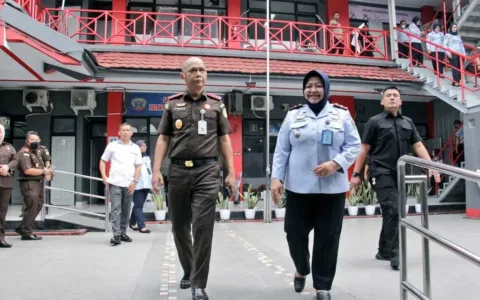 Agar Produktif, Kejati DKI Berikan Alat Keterampilan ke Lapas Pondok Bambu