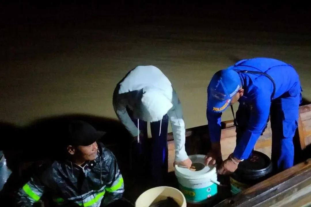 Satpolairud Gelar Patroli Malam Di Perairan Asahan