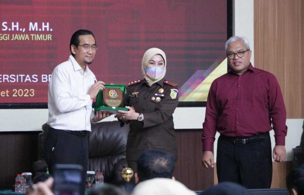 Pesan Kajati Jawa Timur Saat Jadi Dosen Tamu Di Universitas Brawijaya Malang
