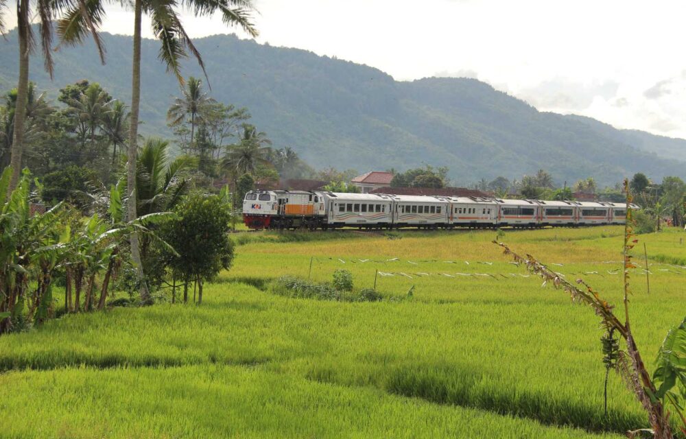 Tiket Ka Jarak Jau H-10 S.d H-1 Lebaran Keberangkatan Stasiun Gambir Dan Pasar Senen Sudah Dapat Dipesan
