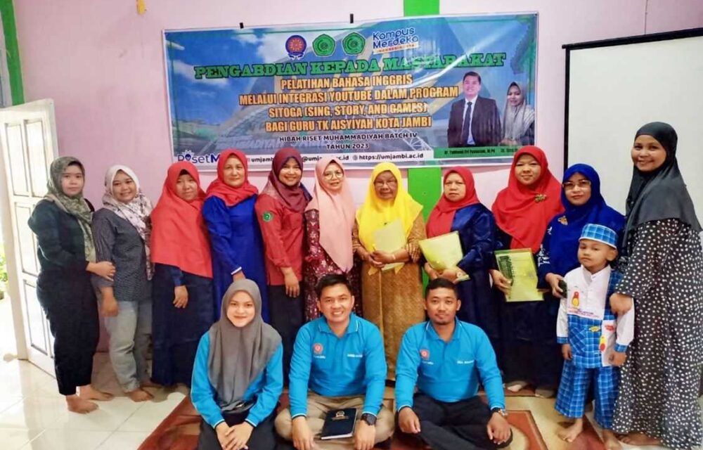 Dosen Dan Mahasiswa Universitas Muhammadiyah Jambi Gelar Pelatihan Bahasa Inggris Tk Asyiyah