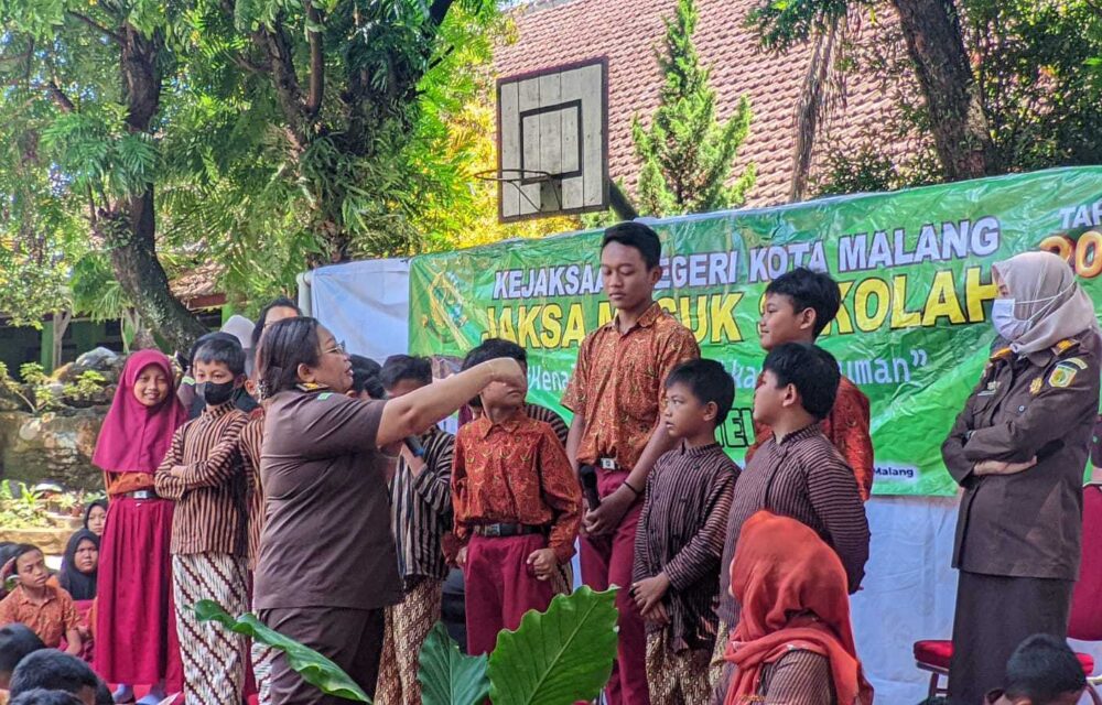 Jaksa Masuk Sekolah Di Sdn Gadang 3 Malang