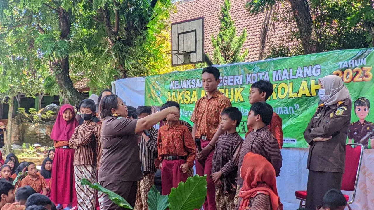 Jaksa Masuk Sekolah di SDN Gadang 3 Malang