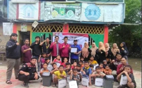 PK IMM KH Ahmad Badawi ‘Bergerak’ Lakukan Edukasi Pengolahan Sampah Plastik