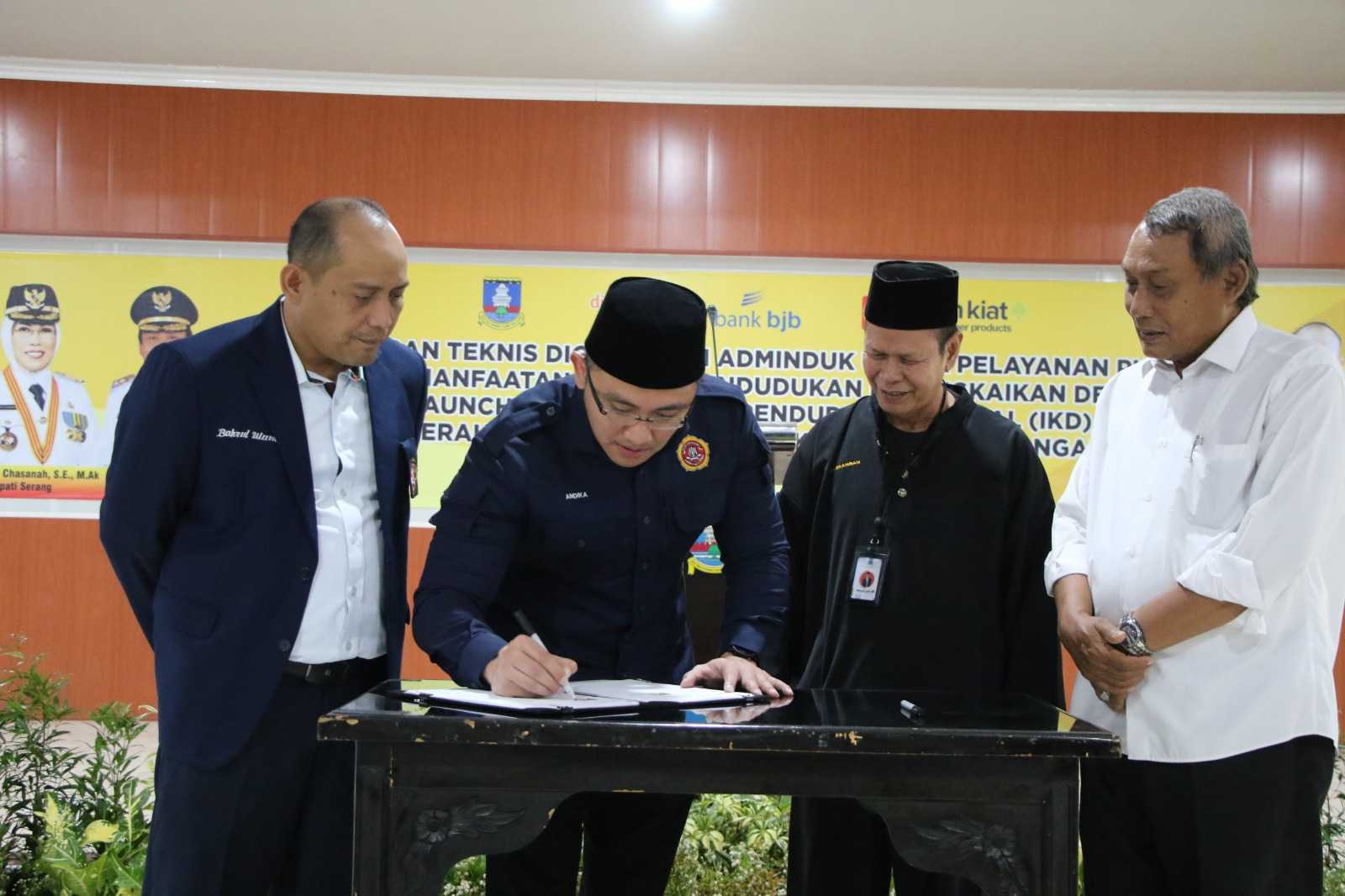 Karang Taruna Banten Mendorong Digitalisasi Adminduk Dengan Perekaman E-Ktp Di Sekolah