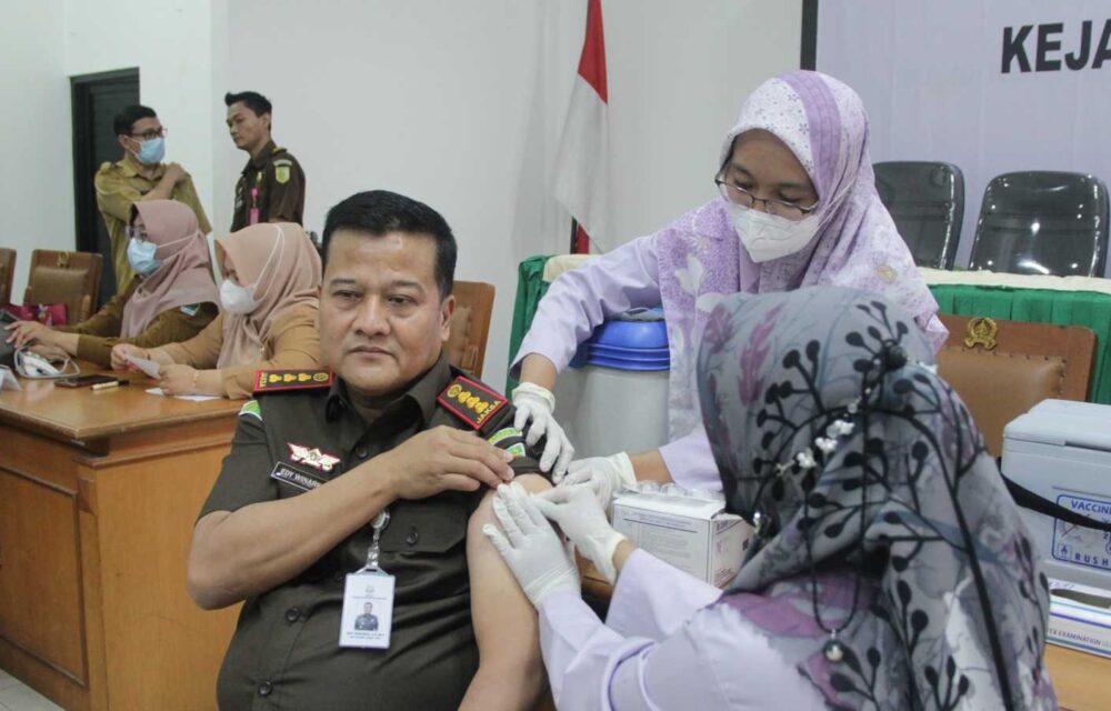 Kejaksaan Negeri Kota Malang Gelar Vaksin Booster Ke-2