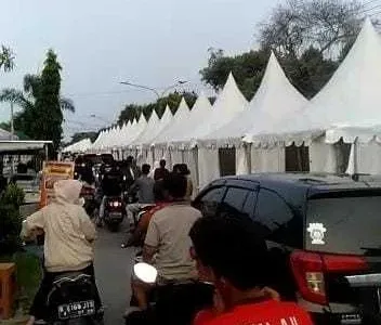 GAWAT Bazar di Jalan Umum Teluknaga Jadi Sorotan