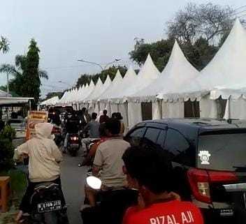 Gawat Bazar Di Jalan Umum Teluknaga Jadi Sorotan