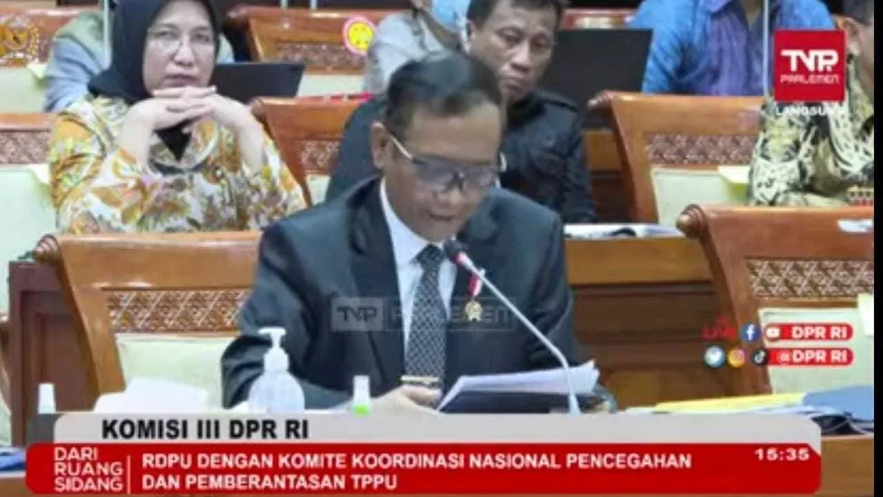 Mahfud MD Tegaskan Pemerintah dan DPR Sejajar Jangan Saling Tuding