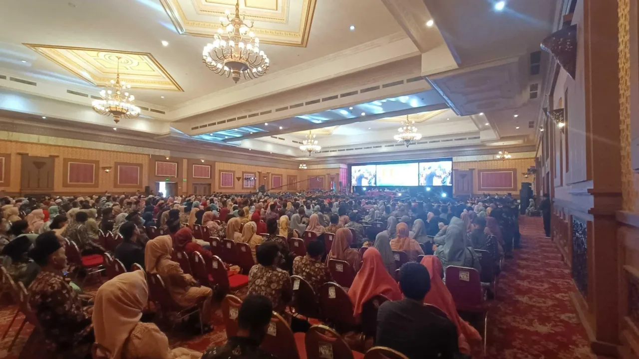 UM Jambi Sukses Wisudakan Ratusan Wisudawan, Rektor Serukan Semangat Kiprah Dunia Kerja