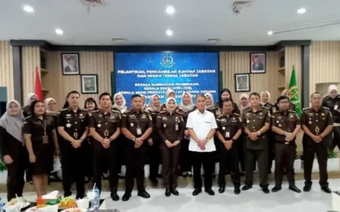 Kajari Batam Lantik Dua Pejabat Baru, Berikut Sosoknya