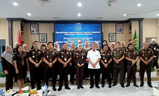 Kajari Batam Lantik Dua Pejabat Baru, Berikut Sosoknya