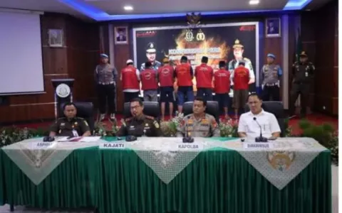 Kapolda Banten Serahkan 7 Tersangka Mafia Beras Bulog