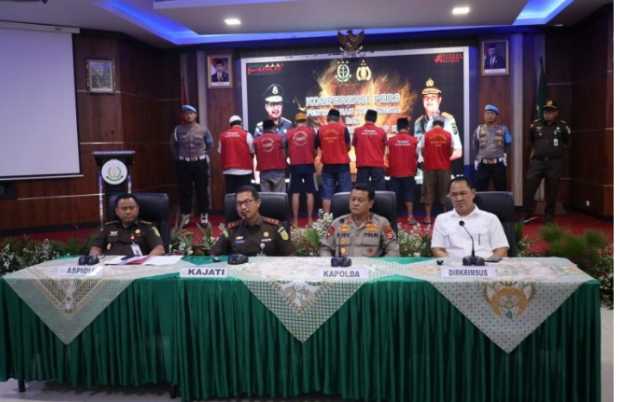 Kapolda Banten Serahkan 7 Tersangka Mafia Beras Bulog