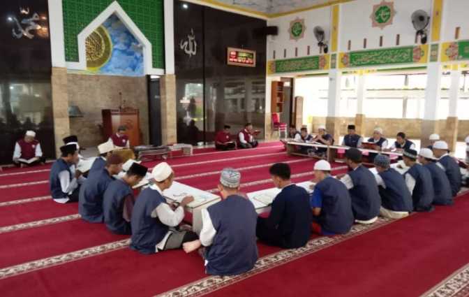 Warga Binaan Rutan Kelas I Depok Isi Dengan Baca Al-Quran