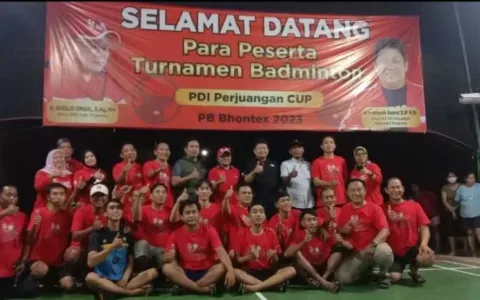 Memasyarakatkan Olahraga Dan Mengolahragakan Masyarakat, PDIP Gelar Turnamen Badminton