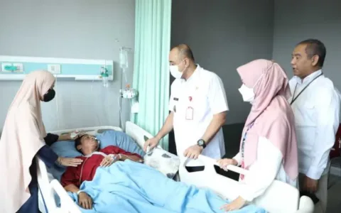 Bupati Zaki Beri Semangat dan Motivasi ke Para Pasien RSUD Balaraja