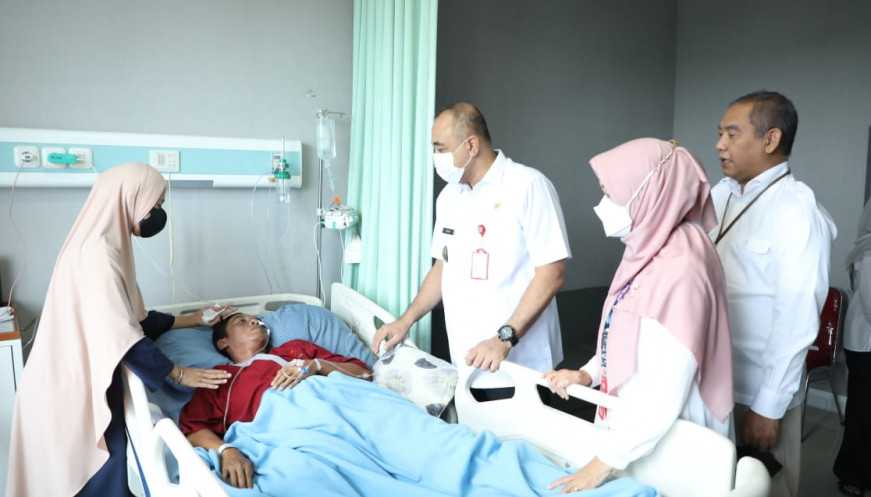 Bupati Zaki Beri Semangat Dan Motivasi Ke Para Pasien Rsud Balaraja