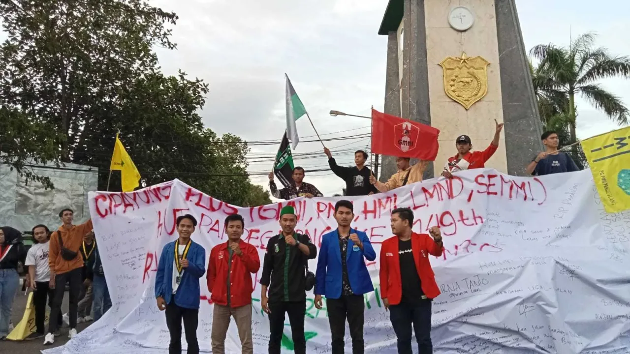 Gawat, Demo HUT Pandeglang ke 149 Singgung Anggaran Sepeda Listrik 38 Miliar