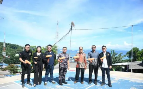 Komandan Pangkalan TNI AL Banten Inisiasi Bukit Berwarna di Gerbang Pulau Jawa