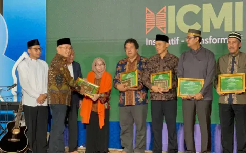 Maman Imanulhaq anggota komisi Vlll DPR RI