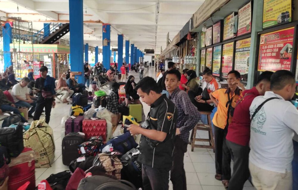 Jelang H-10 Lebaran Terminal Rambutan Masih Sepi