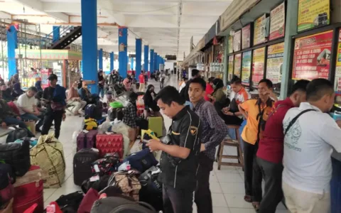 Jelang H-10 Lebaran Terminal Rambutan Masih Sepi