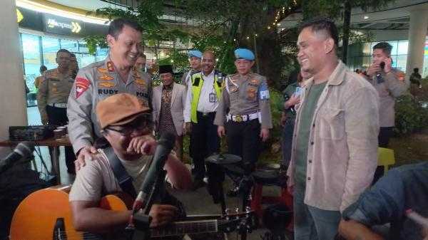 Sosok Kapolda Banten Yang Dirindukan Anak Band Pelabuhan Merak