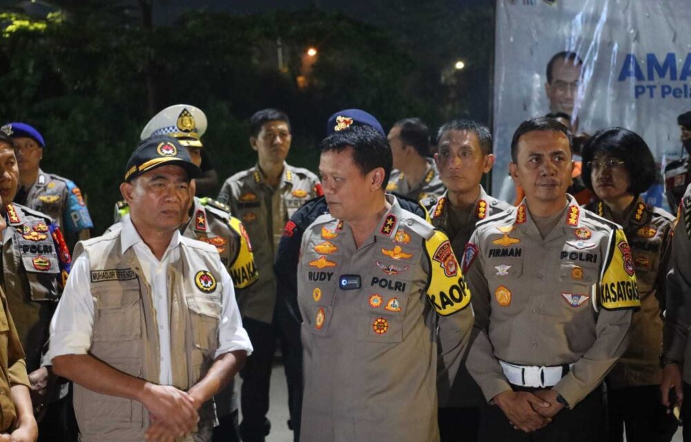 Kapolda Banten Dampingi Menko Pmk Tinjau Arus Mudik Di Ciwandan