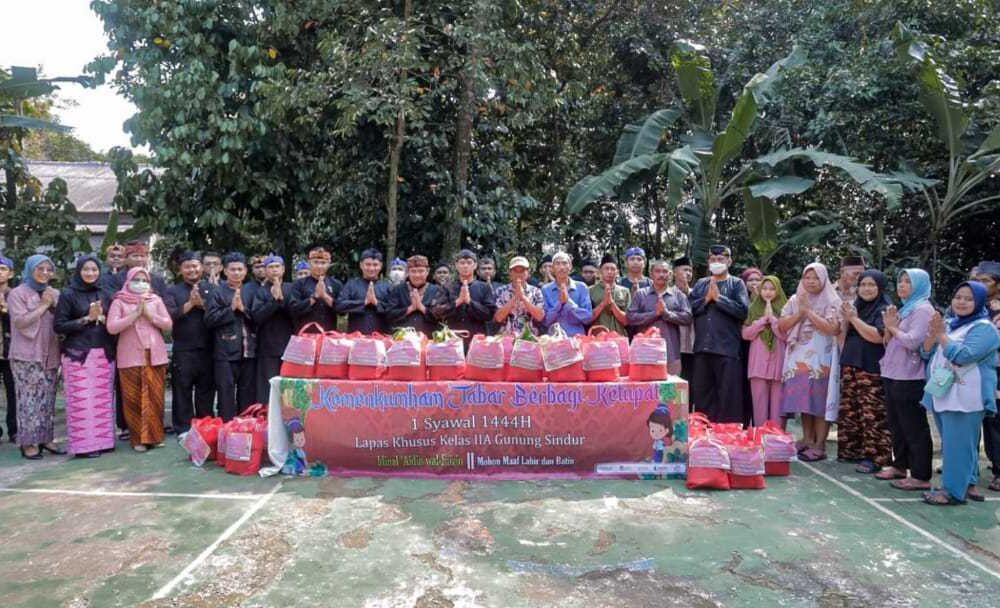 Lapas Khusus Gunung Sindur Gelar Baksos, Program Berbagi 1000 Ketupat