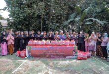 Lapas Khusus Gunung Sindur Gelar Baksos, Program Berbagi 1000 Ketupat