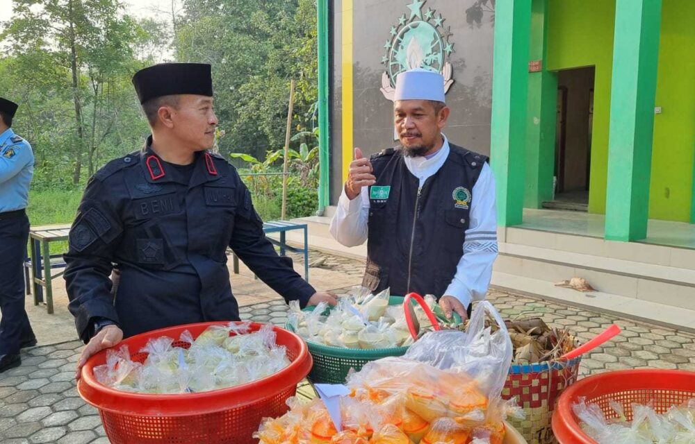 Kalapas Indramayu Gelar Program 1000 Ketupat Di Pesantren Nahdlotul Mubtadiin Al-Islam
