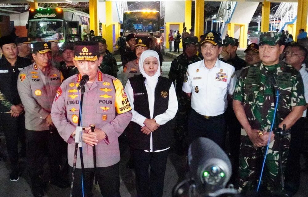 Kapolri Dan Panglima Tni Awasi Terminal Purabaya Jawa Timur