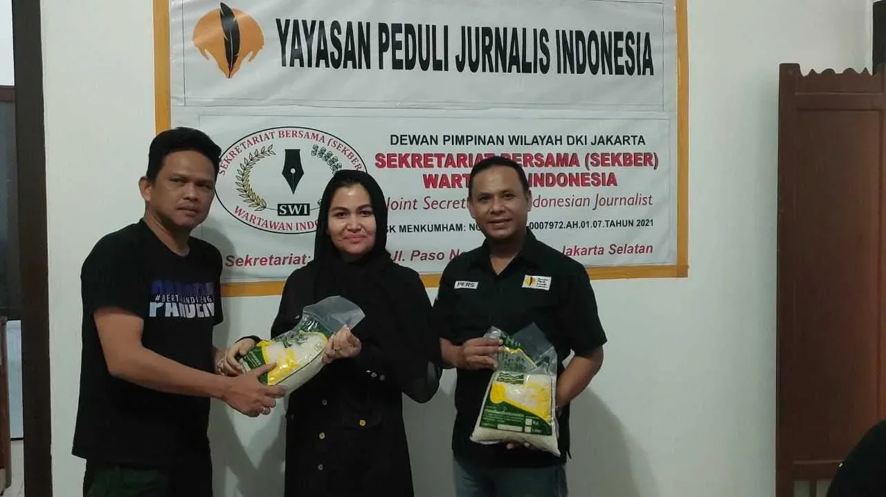 YPJI bersama Permata Sanny Peduli dan KITA Bagikan Bingkisan Lebaran untuk Wartawan