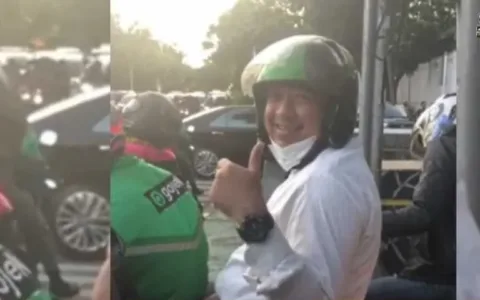 Luar Biasa! Agar Tak Terlambat Temui Warga Jakbar, Bang Zaki Rela Naik Ojol