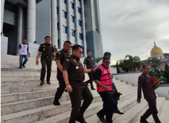 Gas, Kejati Sulsel Tahan Eks Kepala Bpkd Takalar Terkait Pasir Laut