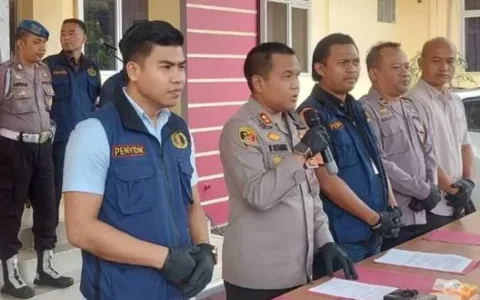 Diduga Tilep Bansos, Kades Sukaraja Warunggunung Dipolisikan