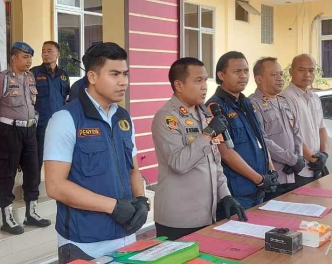 Diduga Tilep Bansos, Kades Sukaraja Warunggunung Dipolisikan