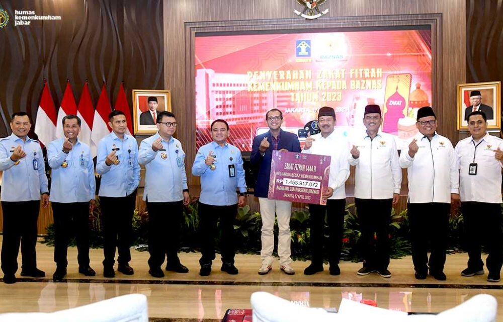 Keluarga Besar Kemenkumham Serahkan Zakat Pada Baznas, Simak Selengkapnya