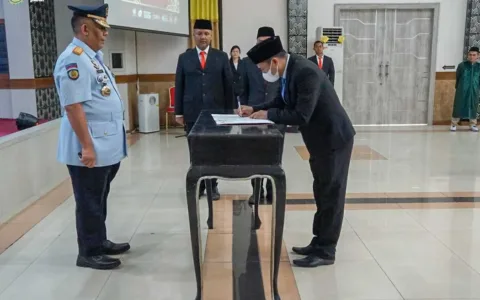 Kakanwil R. Andika Dwi Prasetya Lantik 3 PPNS Dan 7 Notaris Pengganti