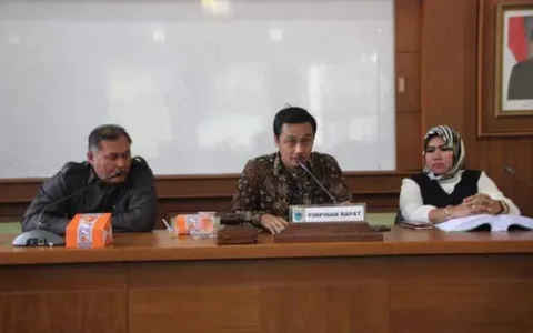 DPRD Pandeglang Dukung Bulog Jaga Ketersediaan Minyak Goreng di Pasaran