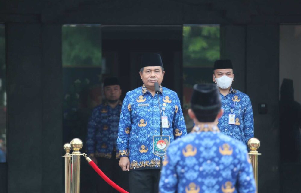 Sekjen Kemendagri Pimpin Upacara Bendera Peringatan Hardiknas Di Lingkup Kemendagri