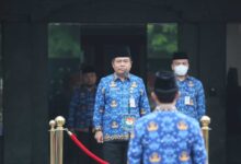 Sekjen Kemendagri Pimpin Upacara Bendera Peringatan Hardiknas Di Lingkup Kemendagri