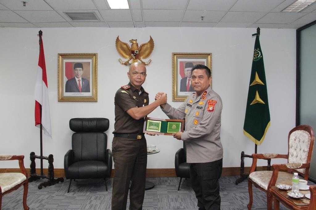 Kapolda Metro Jaya Datangi Kantor Kejati Dki, Berikut Penyebabnya