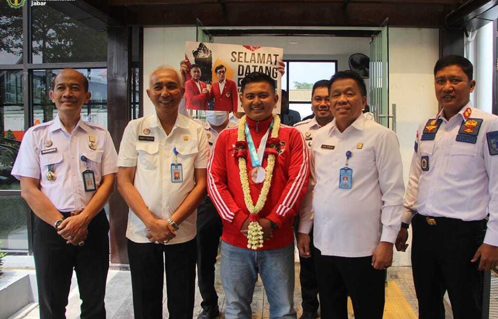 Kalapas Khusus Gunung Sindur Kemenkumham Jabar Apresiasi Atlit Kempo Asn Rutan Bandung Di Kejuaran Dunia